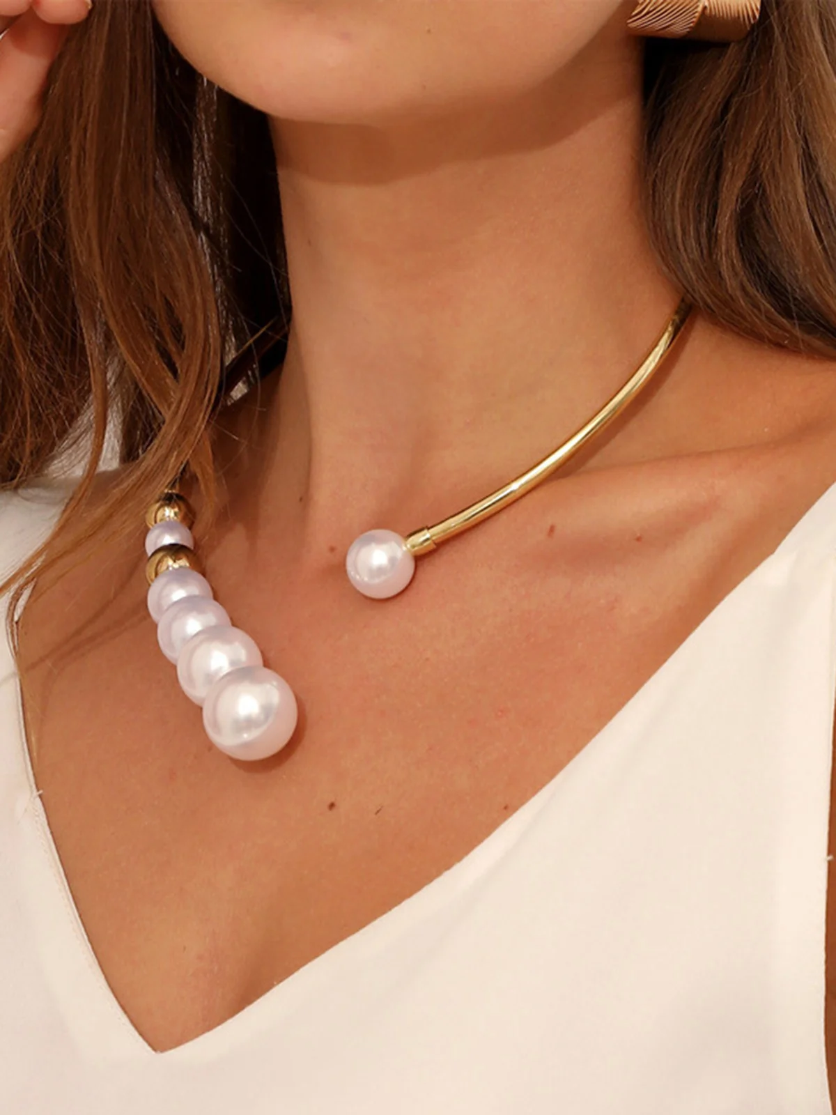 Elegant Imitation Pearl Torque Metal Choker Necklace