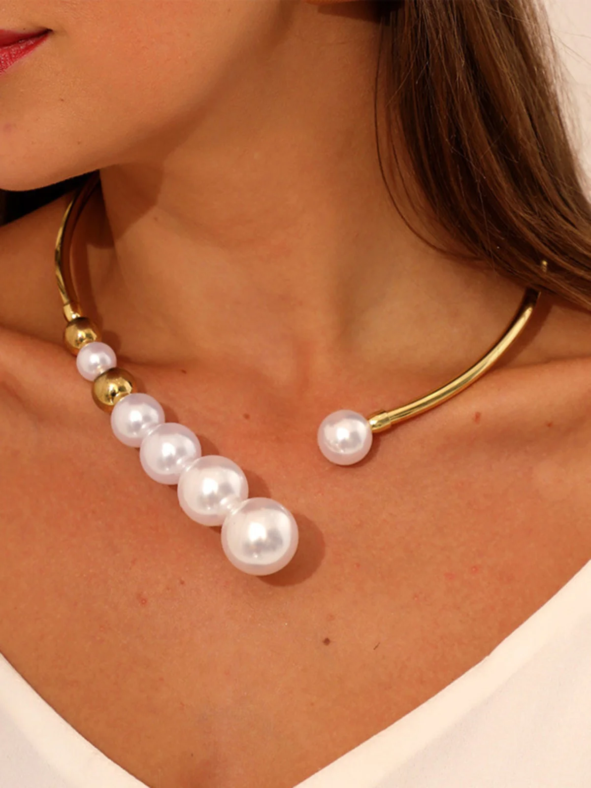 Elegant Imitation Pearl Torque Metal Choker Necklace