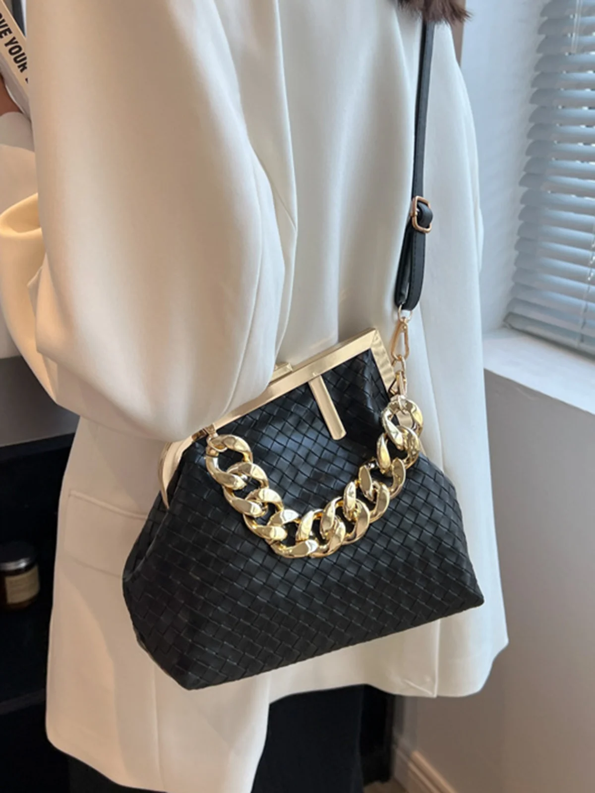 Casual Woven Metal Clutch Chain Handbag with Crossbody Strap