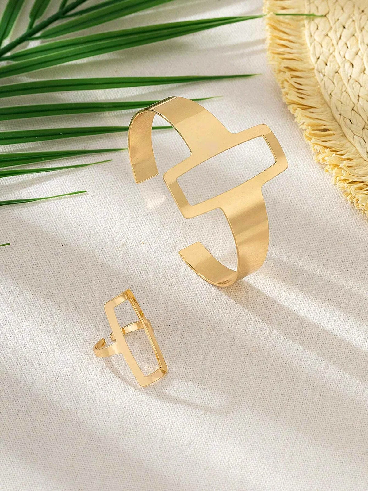 2pcs/set Minimalist Geometric Irregular Hollow Out Square Bangle And Ring Combination