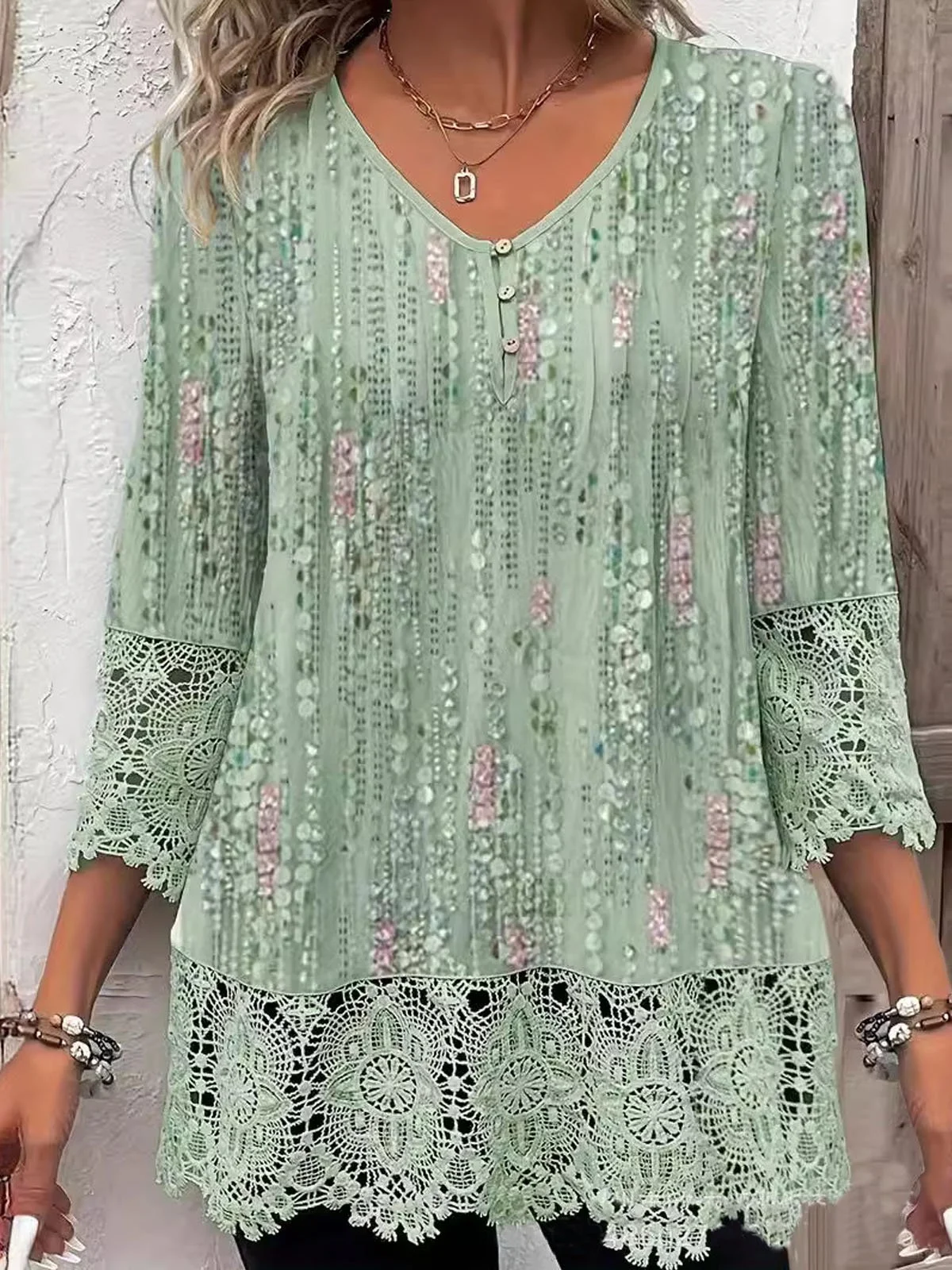 Women's Floral Three Quarter Sleeve Blouse_ Spring/Fall Lace V Neck Daily Casual Top