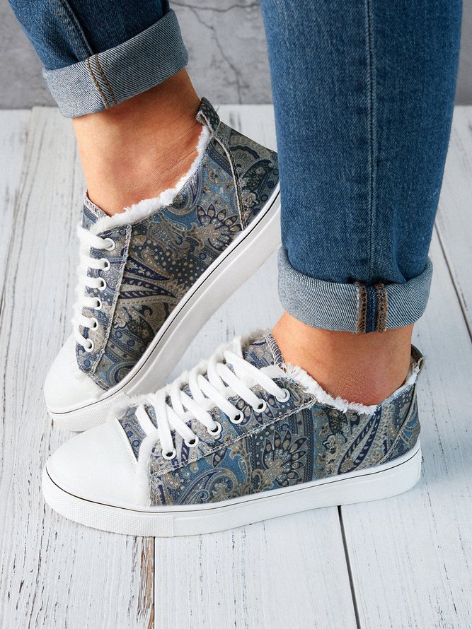 Lightweight Breathable Ethnic Style Paisley Pattern Lace Up Canvas Shoes