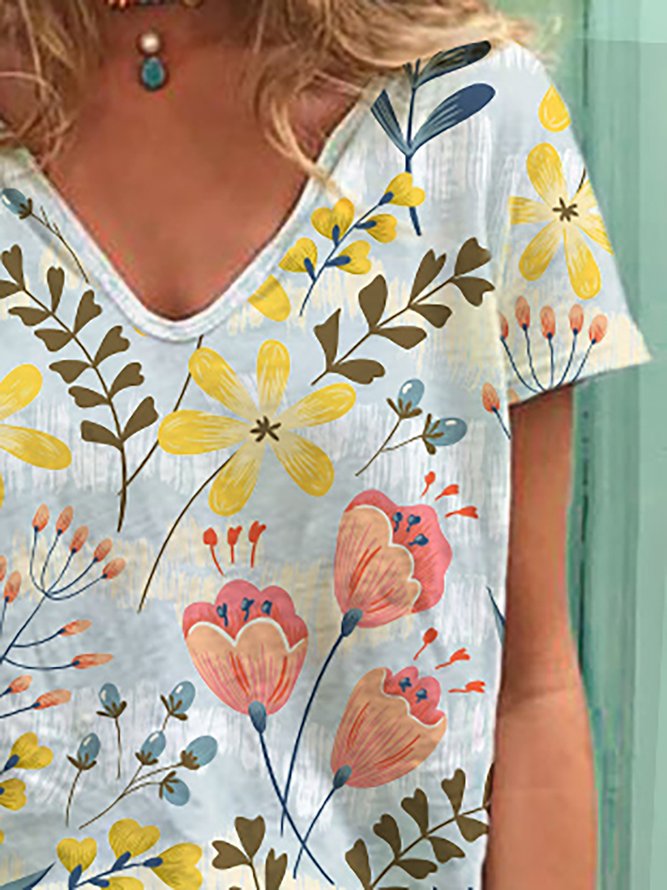 Elegant Watercolor Floral Design V-Neck Short Sleeve T-Shirt